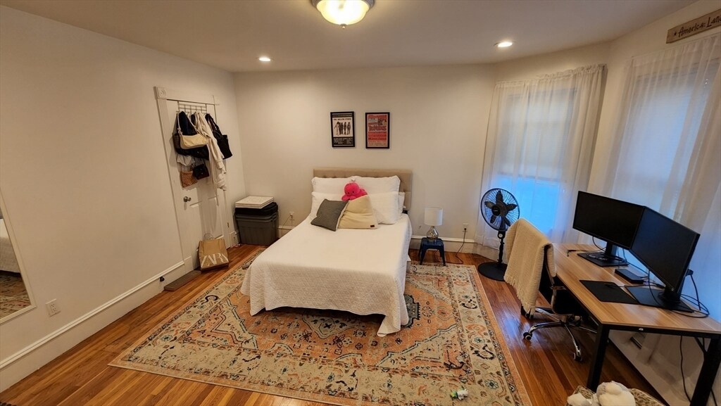 305 Chelsea St in Boston, MA - Building Photo