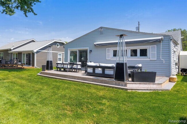 property at 1466 Rossdale Dr