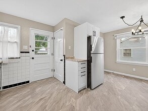 8232 Davenport Dr in Berkeley, MO - Building Photo - Building Photo