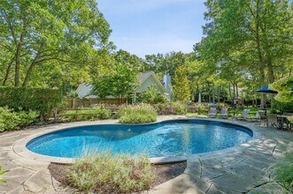 14 Hildreth Rd in Hampton Bays, NY - Building Photo - Building Photo