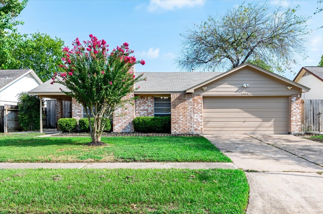 9306 Sanford Rd in Houston, TX - Building Photo