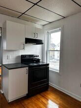 189 5th St-Unit -2 in Fall River, MA - Building Photo - Building Photo