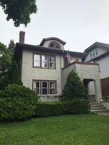 5628 W Washington Blvd in Milwaukee, WI - Building Photo