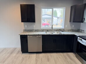 341 Division St in Klamath Falls, OR - Building Photo - Building Photo