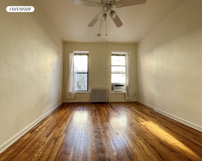 444 W 49th St in New York, NY - Building Photo - Building Photo