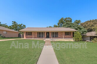 914 British Blvd in Grand Prairie, TX - Foto de edificio - Building Photo