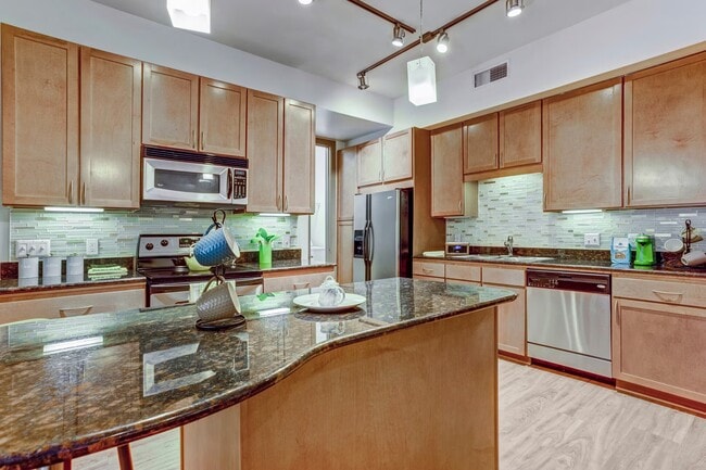 3001 Eastside St in Houston, TX - Building Photo - Building Photo