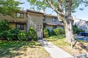 2289 Bedford St in Stamford, CT - Building Photo