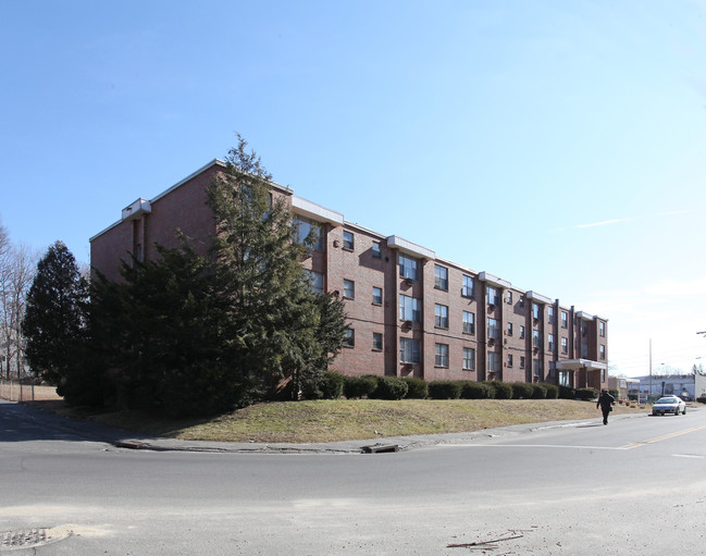 Laur- Ray in Waterbury, CT - Foto de edificio - Building Photo