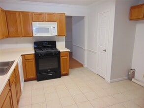 8603 Rustling Leaves Dr in Houston, TX - Building Photo - Building Photo