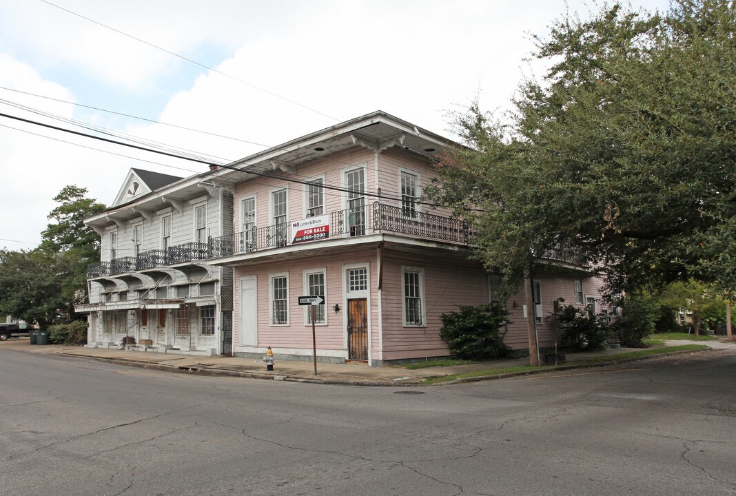 2501 Carondelet St in New Orleans, LA - Building Photo