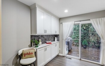 26 Woods Edge Rd in Rockaway, NJ - Building Photo - Building Photo