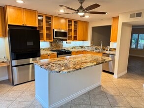 2464 Caminito Ocean Cove in Encinitas, CA - Building Photo - Building Photo