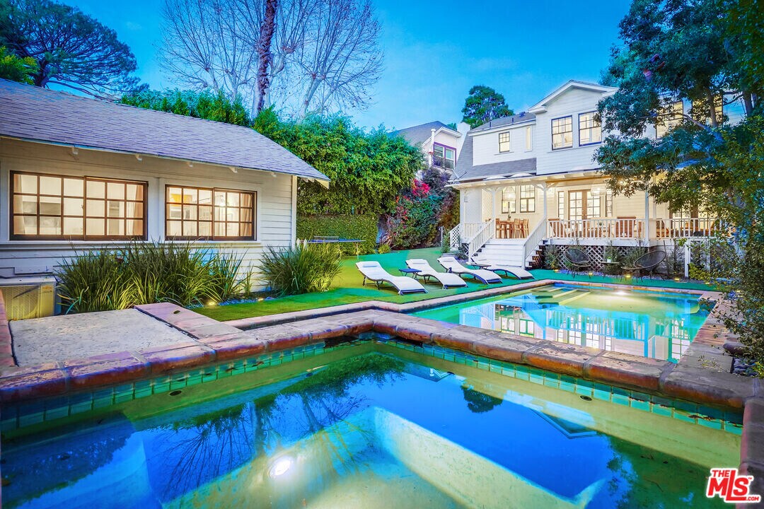 1607 N Vista St in Los Angeles, CA - Building Photo