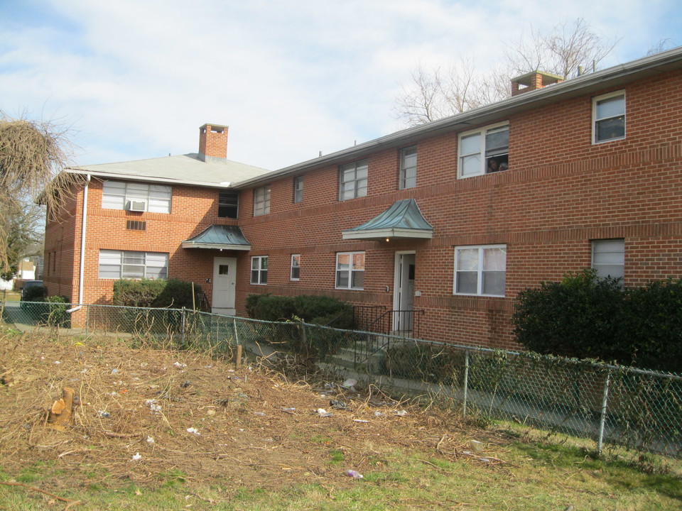 9 E 37th St in Wilmington, DE - Building Photo