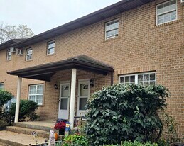 10819 Washington Ct in Greencastle, PA - Building Photo