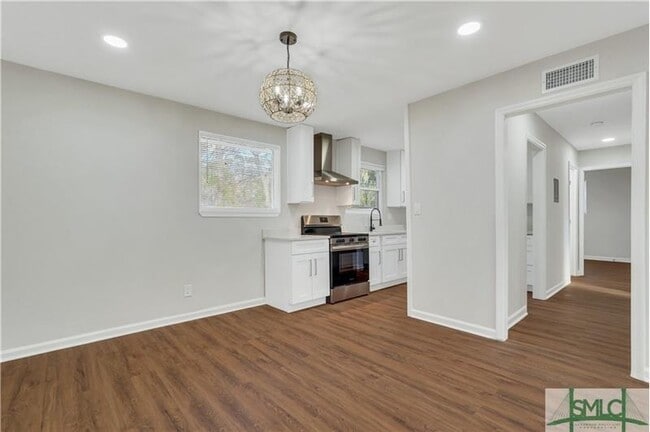 property at 206 Seminole St