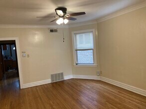 3346 N Springfield Ave, Unit 3 in Chicago, IL - Building Photo - Building Photo