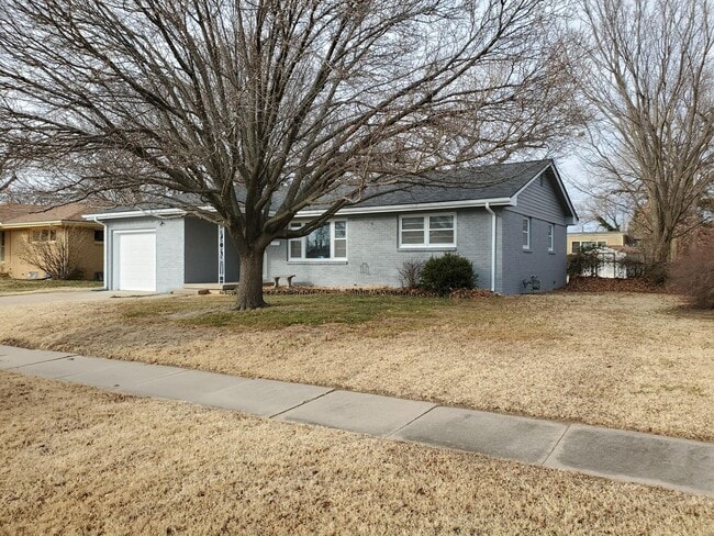 8108 E Indianapolis St in Wichita, KS - Foto de edificio - Building Photo