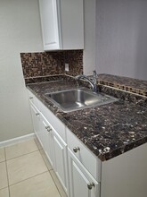 3238 Coral Lake Ln in Coral Springs, FL - Building Photo - Building Photo