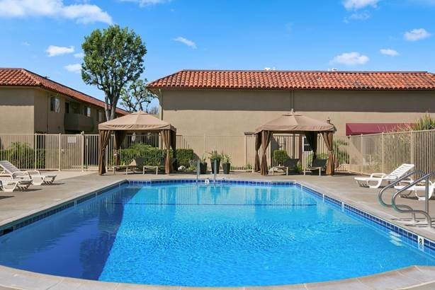 El Dorado Apartments in Fullerton, CA - Foto de edificio - Building Photo