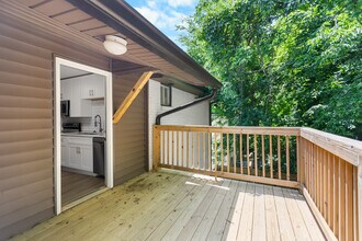 3400 Clifton Ave, Unit D in Nashville, TN - Foto de edificio - Building Photo