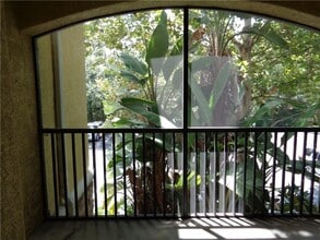 10205 Courtney Palms Blvd in Tampa, FL - Building Photo - Building Photo