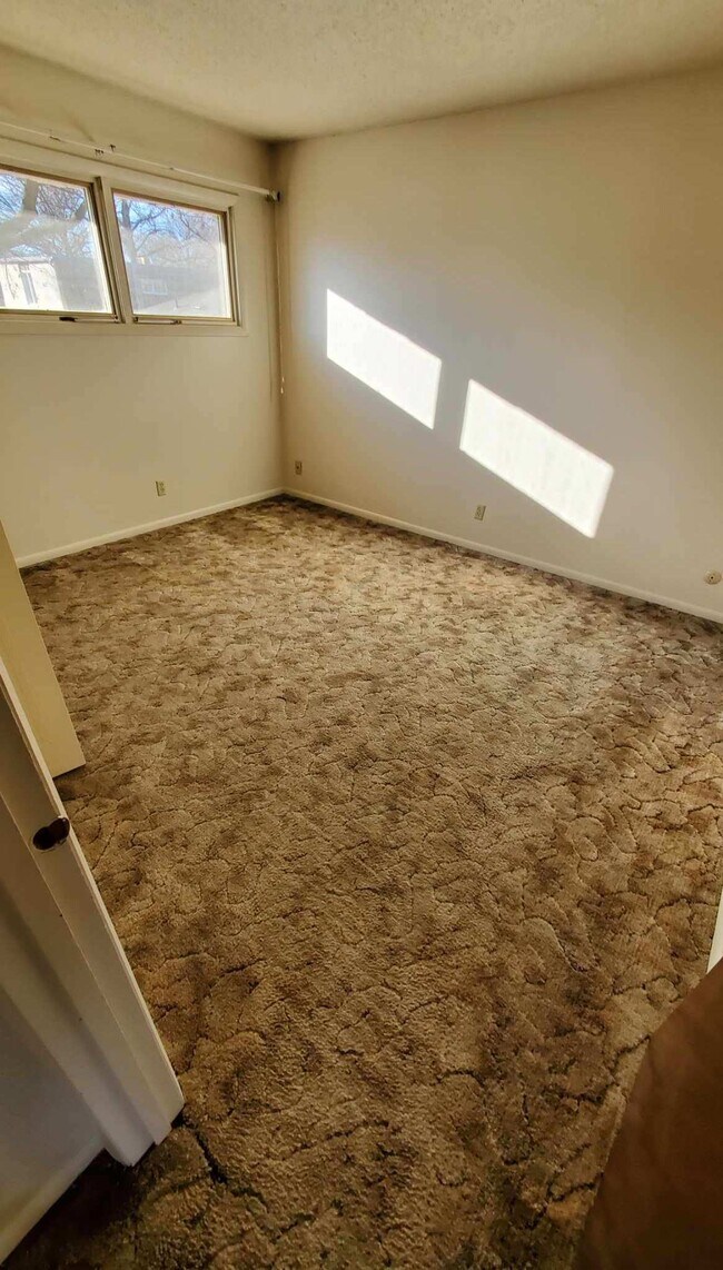 905 5th St-Unit -CC206 in Fairbury, NE - Building Photo - Building Photo