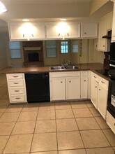 1821 Airline Dr in Katy, TX - Building Photo - Building Photo