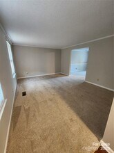 10913 Magenta Ln in Charlotte, NC - Foto de edificio - Building Photo