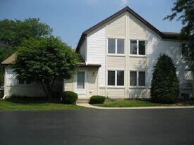 204 Inverrary Ln in Riverwoods, IL - Building Photo