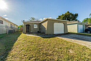 12807 Kellywood Cir in Hudson, FL - Building Photo