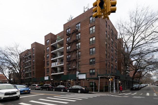 3825 Parsons Blvd in Flushing, NY - Building Photo - Building Photo