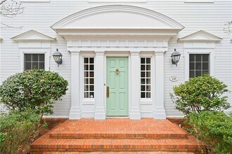 430 W Wesley Rd NW in Atlanta, GA - Building Photo - Building Photo