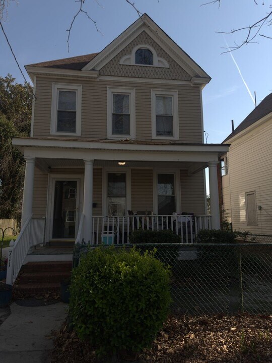 711 E 28th St in Norfolk, VA - Building Photo