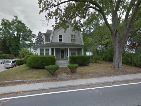 property at 10 Beach St