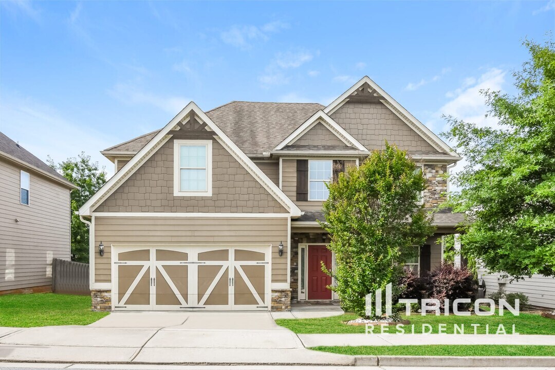 18 Alyssa Rd in Newnan, GA - Building Photo