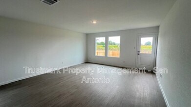 1224 Twisted Crk in New Braunfels, TX - Building Photo - Building Photo