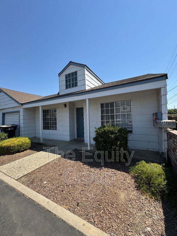 850 E Merritt Ave in Tulare, CA - Building Photo - Building Photo