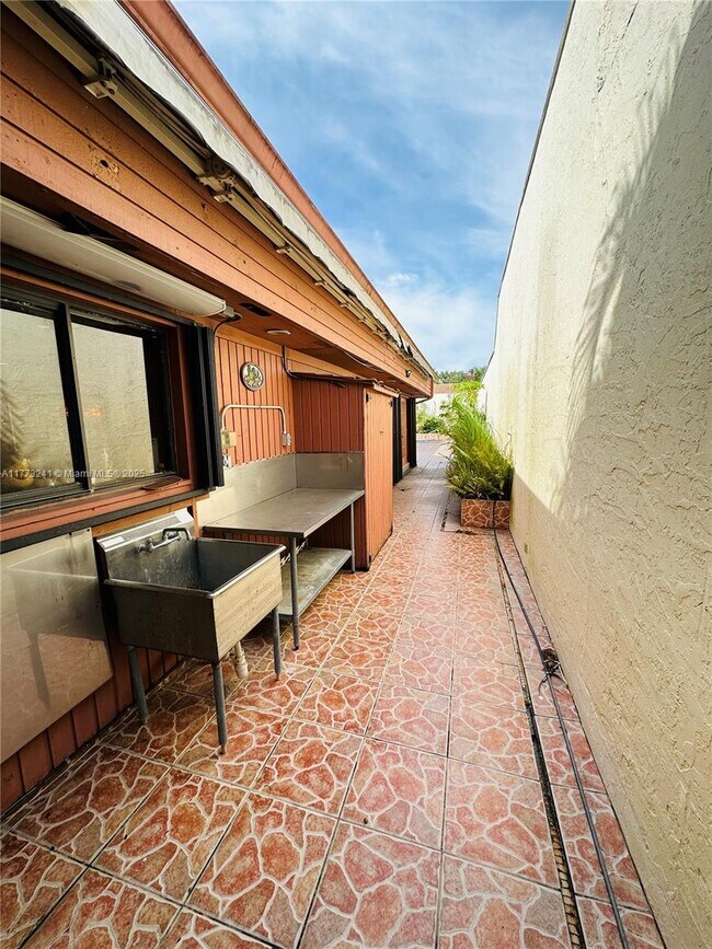 11905 SW 78th Terrace in Miami, FL - Building Photo - Building Photo