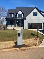 109 Horseshoe Bend Rd in Easley, SC - Building Photo