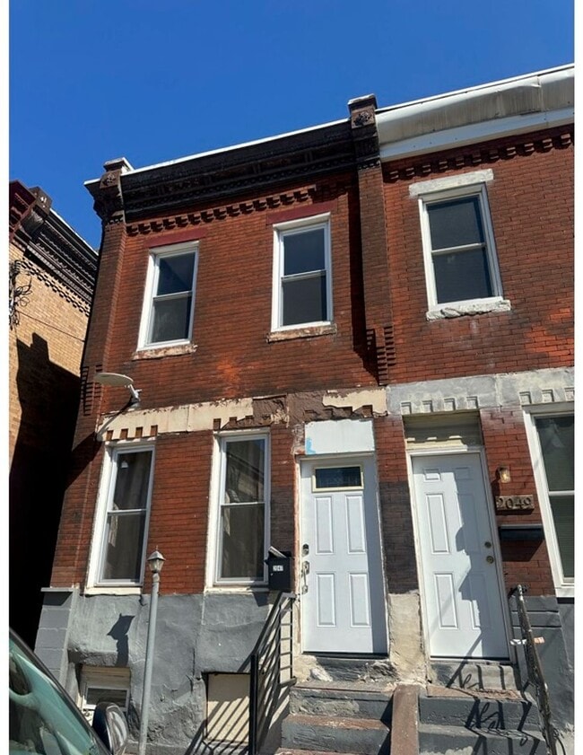 property at 2047 E Cambria St