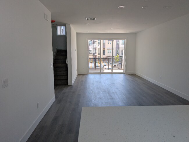 259 Montague Expy