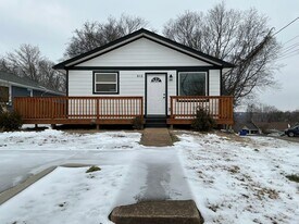 915 Shearor St in Clarksville, TN - Building Photo