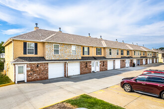 Village Gardens Condominiums in Olathe, KS - Building Photo - Building Photo