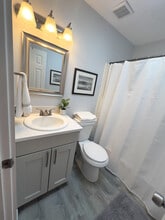 213 Oleander Ct in Panama City Beach, FL - Foto de edificio - Building Photo