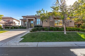 9805 Queen Charlotte Dr in Las Vegas, NV - Building Photo - Building Photo