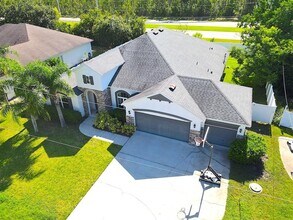 24 E Diamond Dr in Palm Coast, FL - Building Photo - Building Photo
