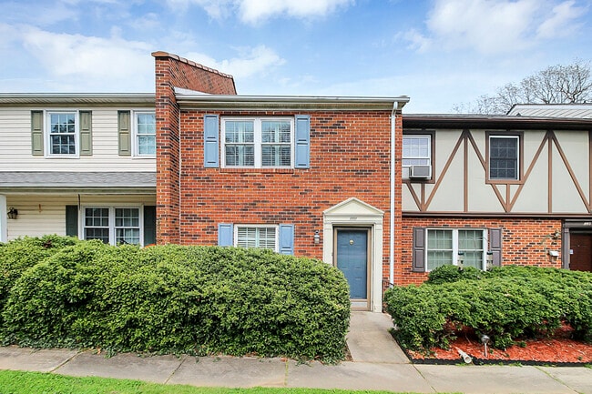 property at 11111 Park Rd