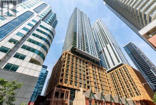 8 Widmer St in Toronto, ON - Building Photo